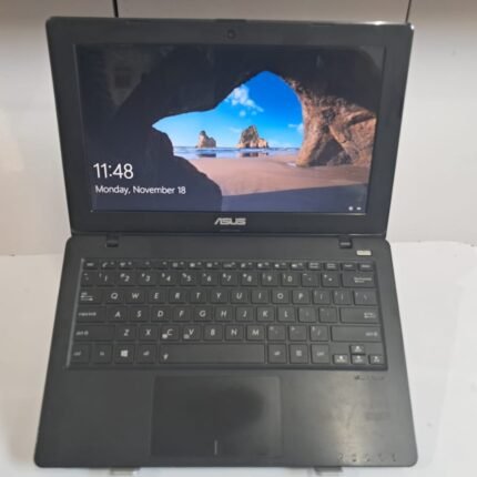 ASUS (4GB RAM/256GB SSD/intel(R) Core(TM) i3-4010U) (Refurbished)
